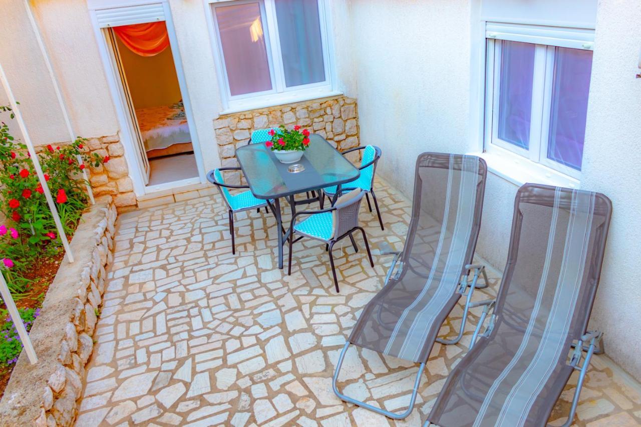 Vacation Home Grill & Chill With 350M2 Garden With Bbq Novi Vinodolski Exterior foto